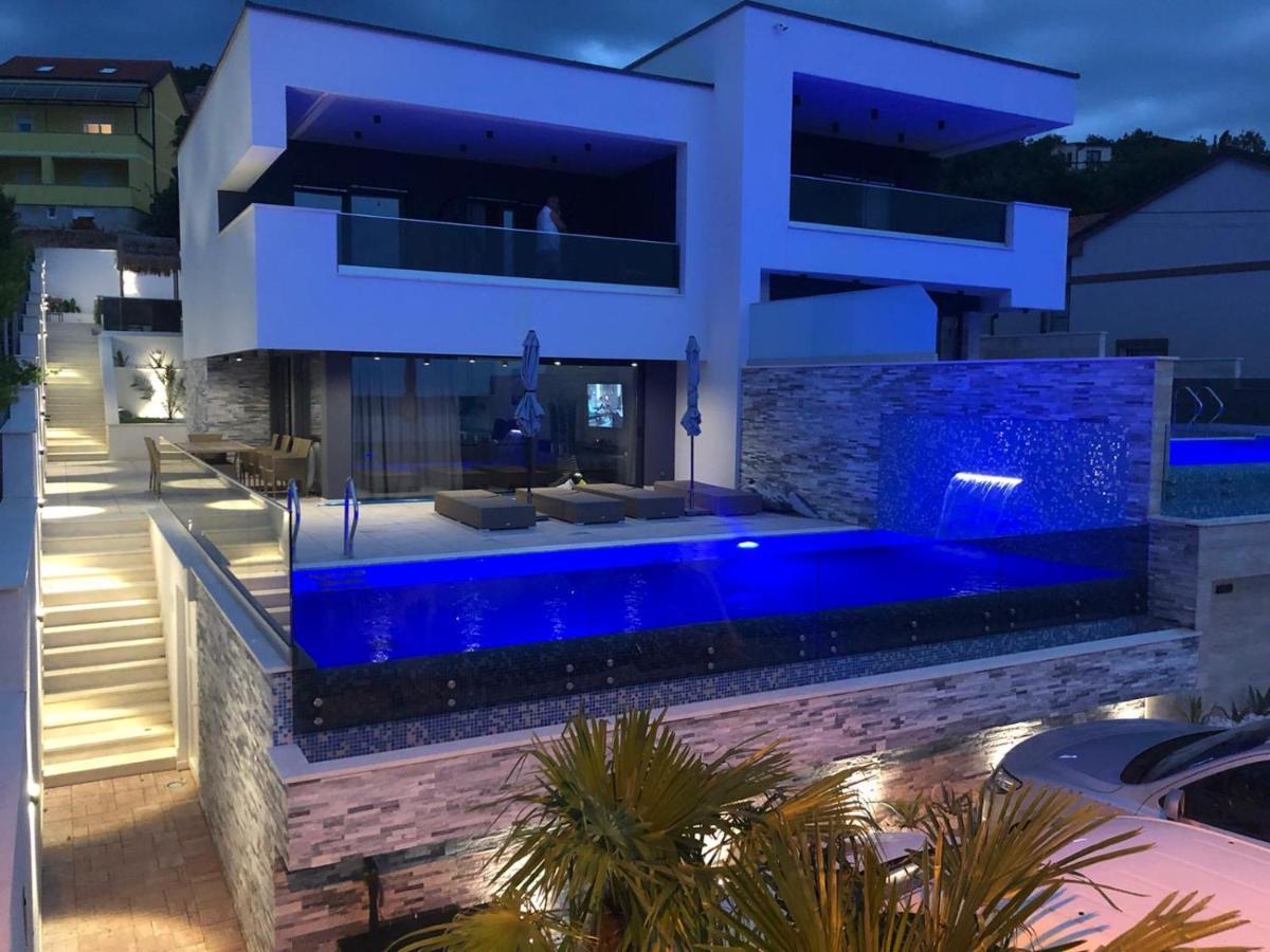 Luxury Villa Lorena With Heated Pool, Jacuzzi,Sauna And Seaview Crikvenica Zewnętrze zdjęcie