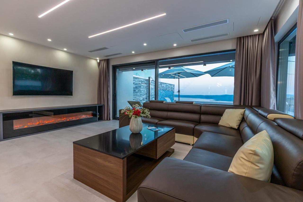 Luxury Villa Lorena With Heated Pool, Jacuzzi,Sauna And Seaview Crikvenica Zewnętrze zdjęcie