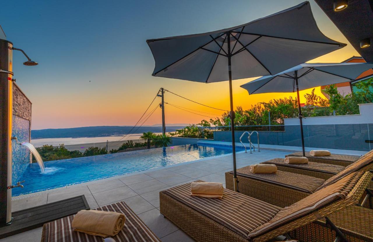 Luxury Villa Lorena With Heated Pool, Jacuzzi,Sauna And Seaview Crikvenica Zewnętrze zdjęcie