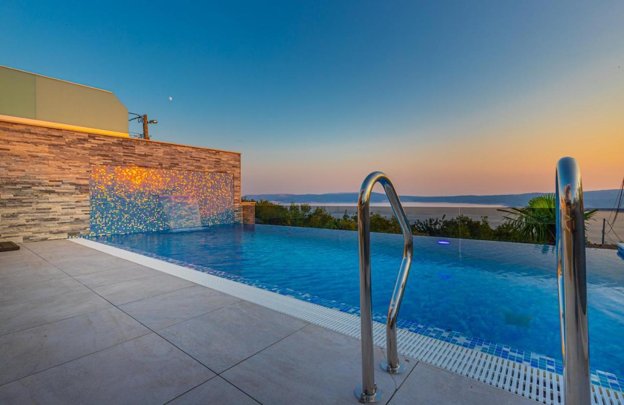 Luxury Villa Lorena With Heated Pool, Jacuzzi,Sauna And Seaview Crikvenica Zewnętrze zdjęcie